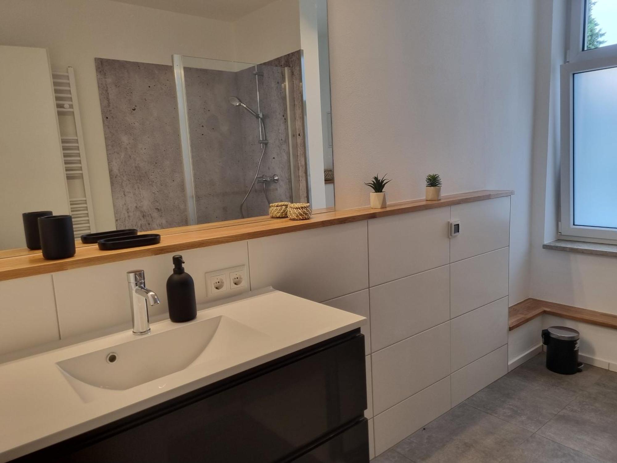 Maremar - Style-Loft Am Ferberturm - 2 Schlafzimmer - Luxus Boxspringbett - Arbeitsplaetze - Highspeed Wlan Гера Экстерьер фото